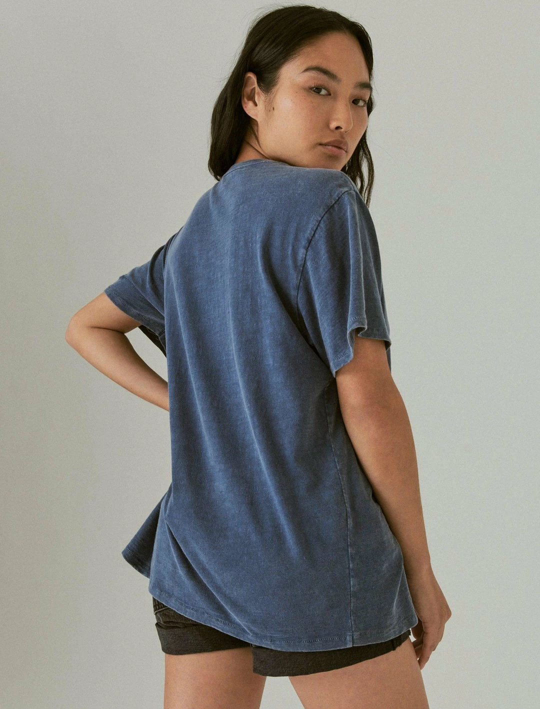 Lucky Brand Womens Lucky Ombre Shield Crop Tee 2 Lucky Brand Womens Lucky Ombre Shield Crop Tee - Image 2