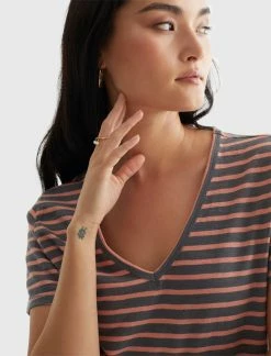 Lucky Brand Womens Classic V-Neck -Cheap Lucky Brand Store 297aed4b785742388823e201aa8de0c3 c41de1a3 d03f 424a a03a c6de0f3f1406 1080x