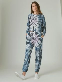 Lucky Brand Womens Cropped Crew Neck Fleece Sweatshirt -Cheap Lucky Brand Store 8deab4584438408b872f750e218fa41c 0c255e01 fd83 464f b1bd c9bb73a0731a 1080x