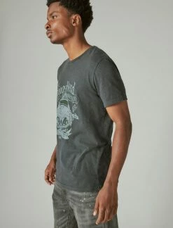 Lucky Brand Mens Kingshead Bourbon Graphic Tee 6 Lucky Brand Mens Kingshead Bourbon Graphic Tee -Cheap Lucky Brand Store abbefd2dd694482fbef5b4bb9df63e4c 1080x