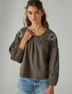 Lucky Brand Womens Embroidered Shoulder Top