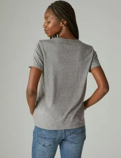 Lucky Brand Womens Lucky Script Classic Crew Tee -Cheap Lucky Brand Store e1694bf8f2d94703bdc873b099fc26dd 1080x