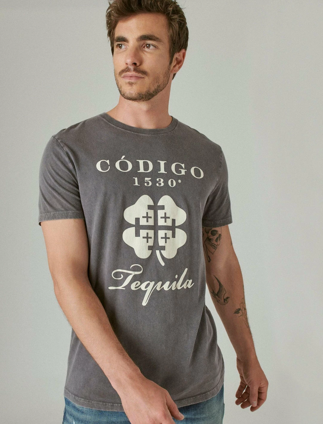 Lucky Brand Mens Codigo 1530 X Lucky Brand Logo Tee 1 Lucky Brand Mens Codigo 1530 X Lucky Brand Logo Tee